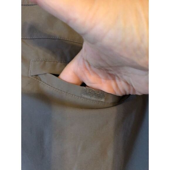 Columbia Sports Dry Tech Shorts 16 - Picture 9 of 15